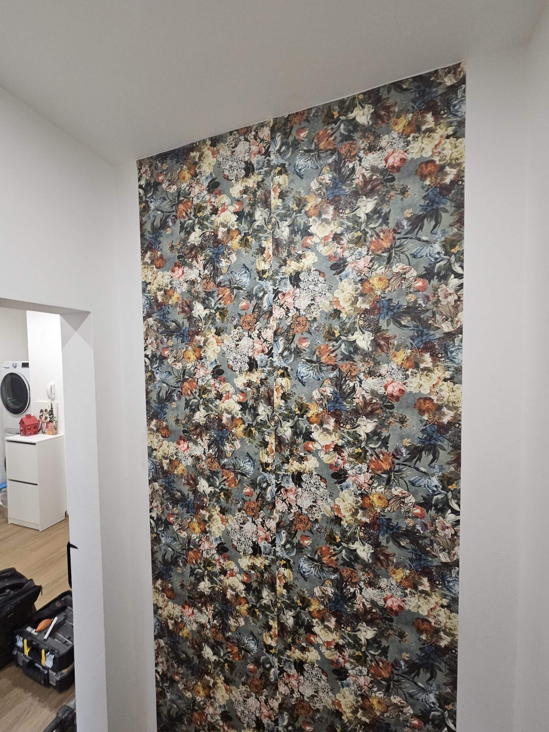 Chybí věšák na kabáty